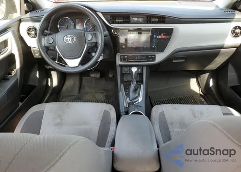 2018 Toyota Corolla L z USA, uszkodzony, nr VIN 2T1BURHE7JC020285